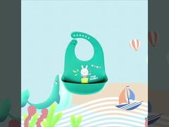 Bebê de alimentação